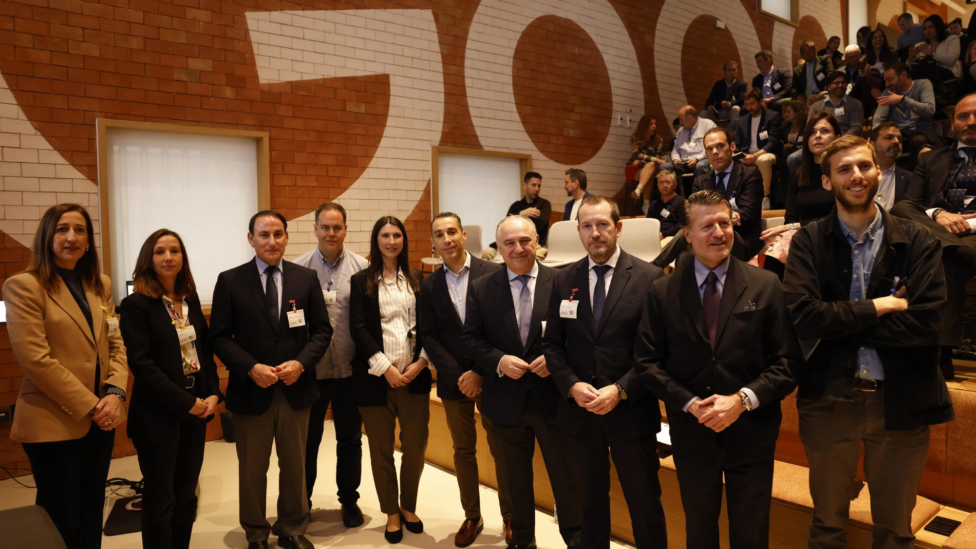 Javier González de Lara, presidente de CEM; Juan Ignacio Zafra, director territorial en Andalucía de CaixaBank; Bernardo Quintero, responsable de Google GSEC Málaga; y Pedro Navarro, de DayOne Andalucía de CaixaBank, entre otros. REMITIDA / HANDOUT por CEM Fotografía remitida a medios de comunicación exclusivamente para ilustrar la noticia a la que hace referencia la imagen, y citando la procedencia de la imagen en la firma 06/03/2025