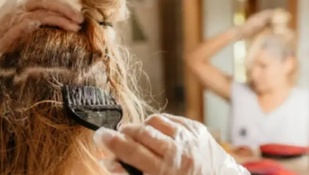 Tinte casero que te quitará las canas a base de una especia de cocina