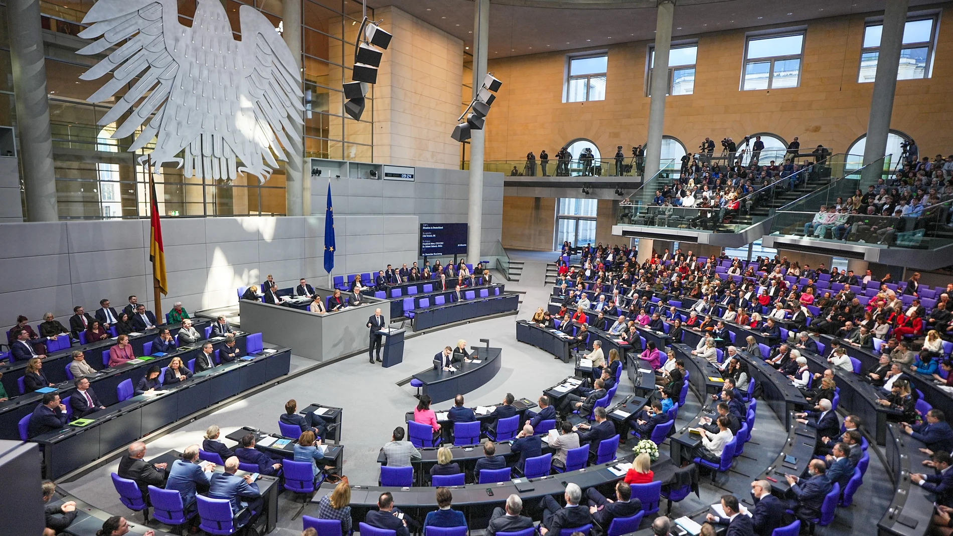 11 February 2025, Berlin: German Chancellor Olaf Scholz speaks at the German Bundestag in the general debate during the final regular session. Photo: Michael Kappeler/dpa 11/02/2025 ONLY FOR USE IN SPAIN
