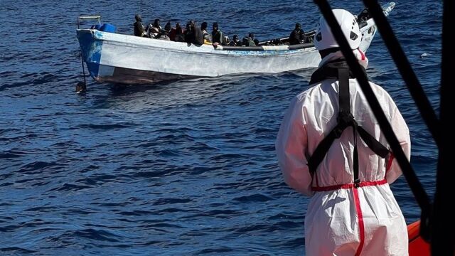 Los cayucos siguen llegando a Canarias y colapsando el archipiélago