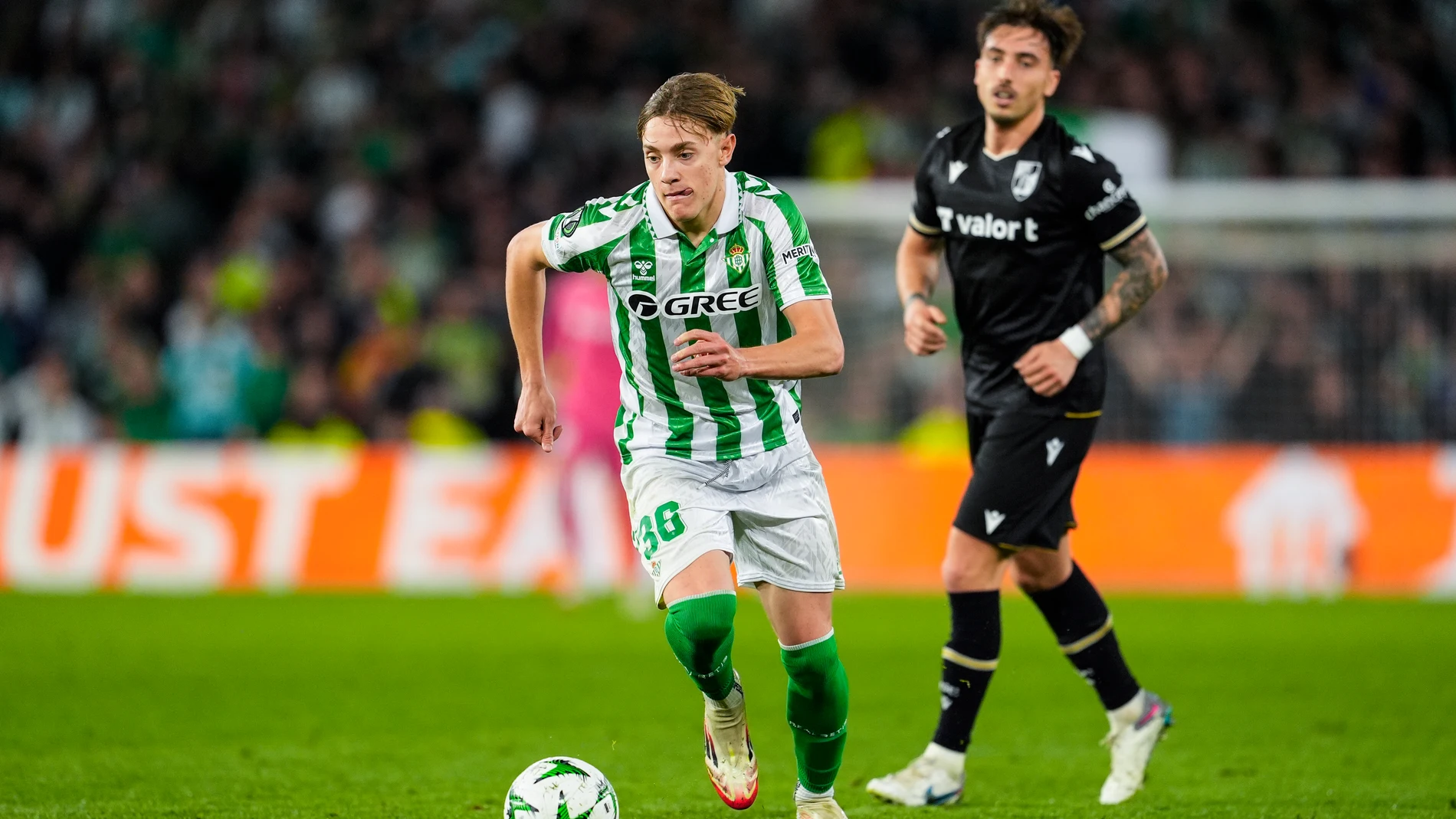 Jesus Rodriguez of Real Betis in action during the UEFA Conference League 2024/25 League Round of 16 First Leg match between Real Betis and Vitoria Guimaraes SC, at Benito Villamarin stadium on March 06, 2025, in Sevilla, Spain. AFP7 06/03/2025 ONLY FOR USE IN SPAIN