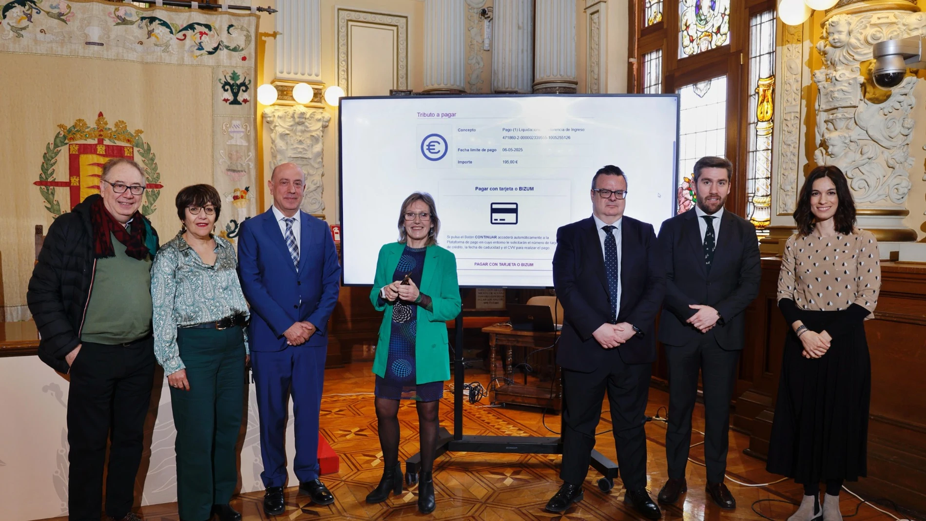 El concejal de Hacienda, Personal y Modernización Administrativa, Francisco Blanco, presenta el proyecto
