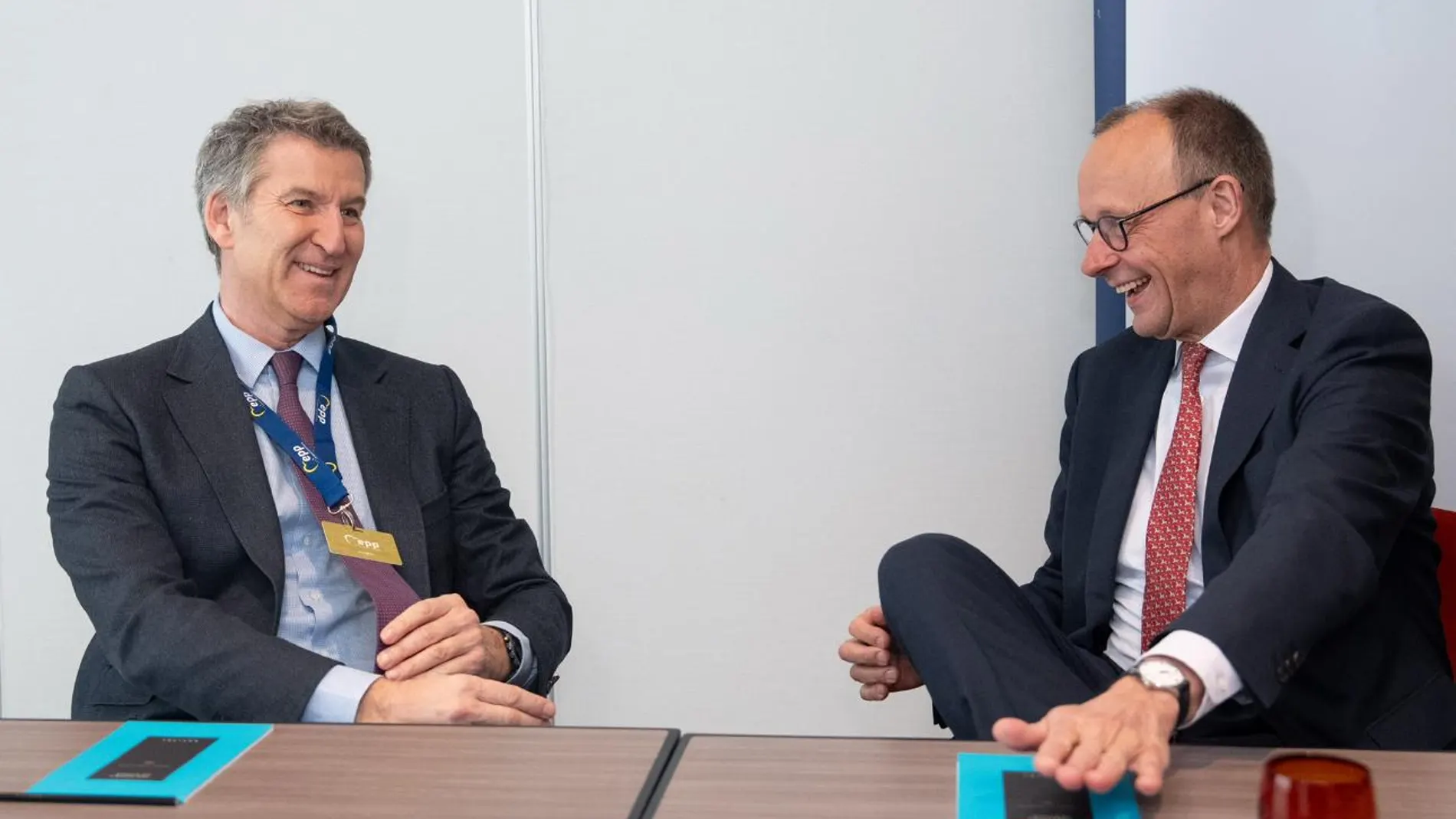 El presidente del PP, Alberto Núñez Feijóo, junto al nuevo canciller alemán, Friedrich Merz