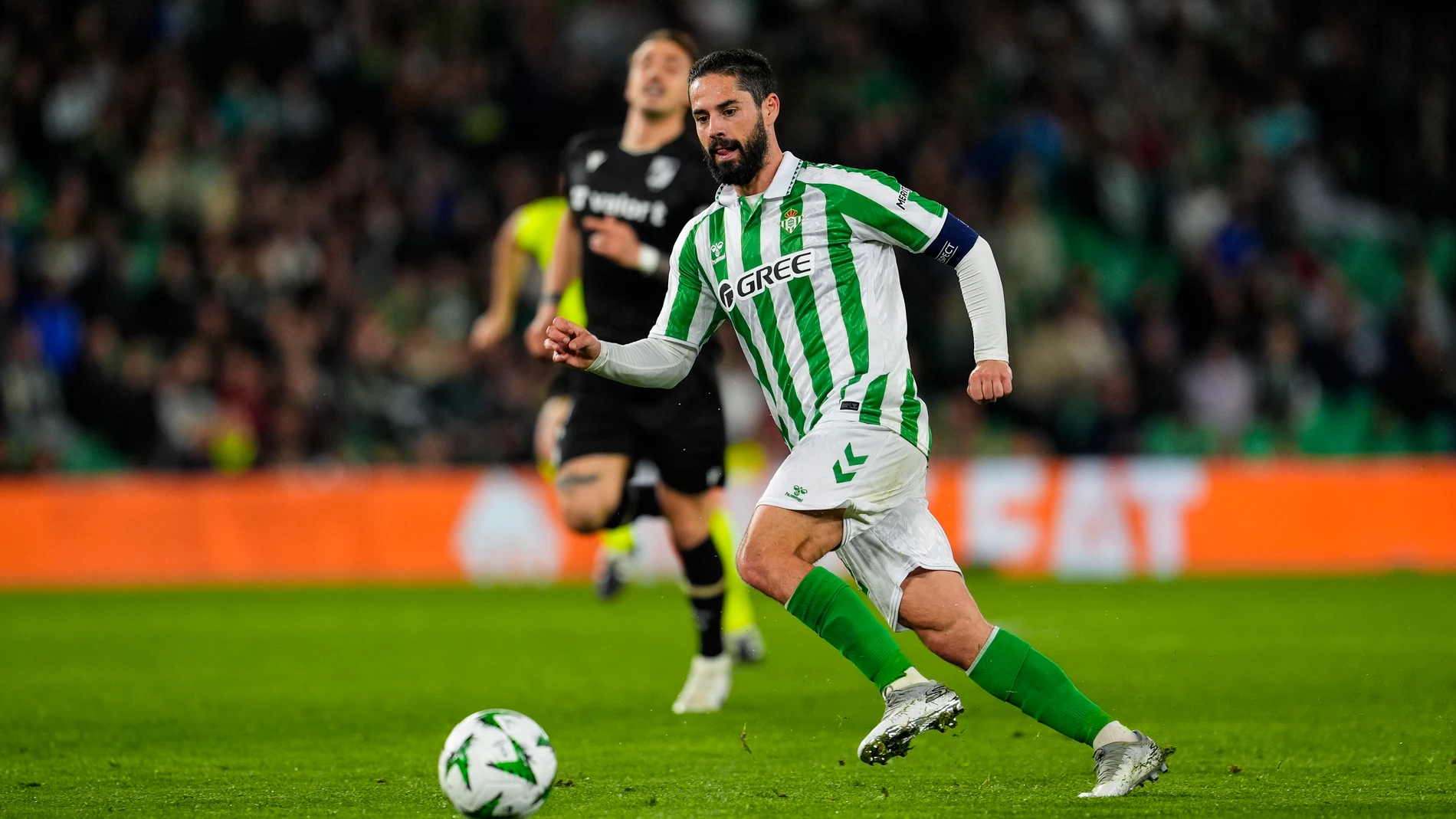 Francisco 'Isco' Alarcon of Real Betis in action during the UEFA Conference League 2024/25 League Round of 16 First Leg match between Real Betis and Vitoria Guimaraes SC, at Benito Villamarin stadium on March 06, 2025, in Sevilla, Spain. AFP7 06/03/2025 ONLY FOR USE IN SPAIN