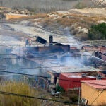 Un desaparecido y cuatro heridos por una explosión en una pirotecnia en Alicante