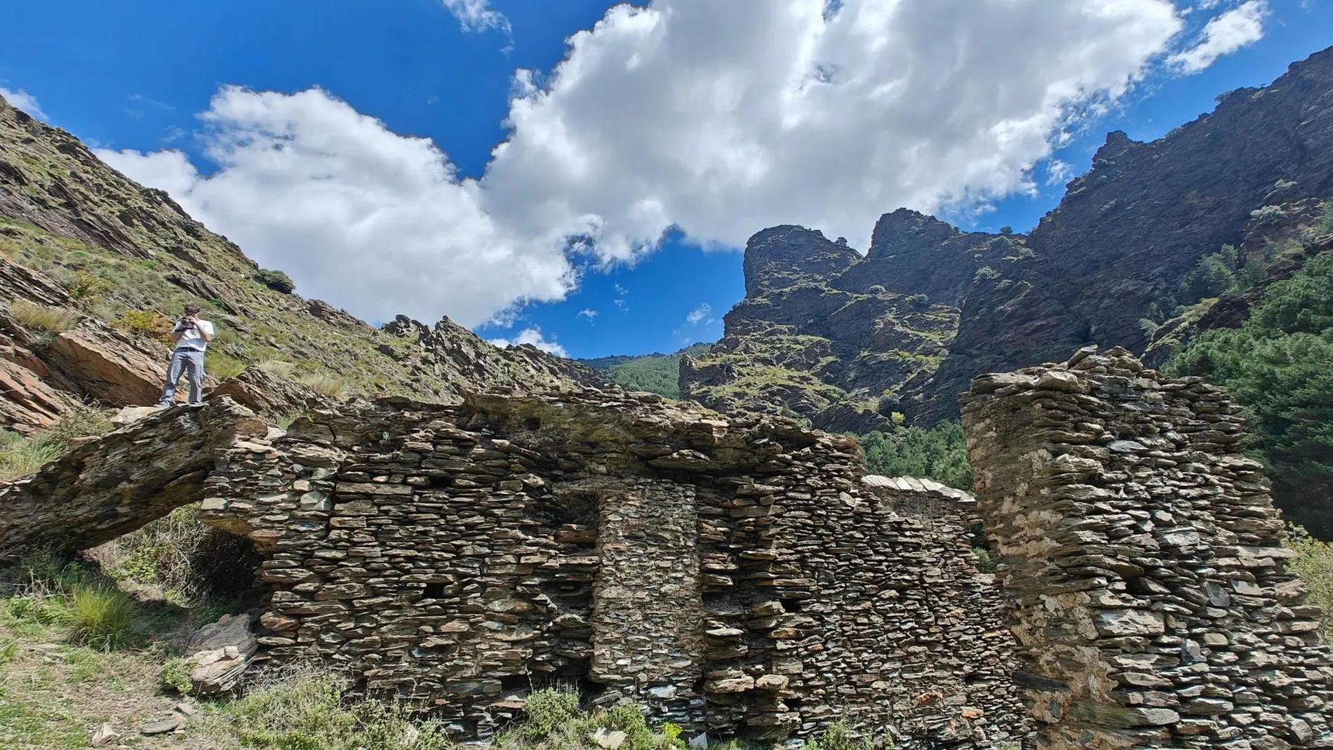 Un proyecto de investigación arqueológica ha localizado en Bérchules (Granada) los restos de un campamento militar morisco de la Guerra de Las Alpujarras