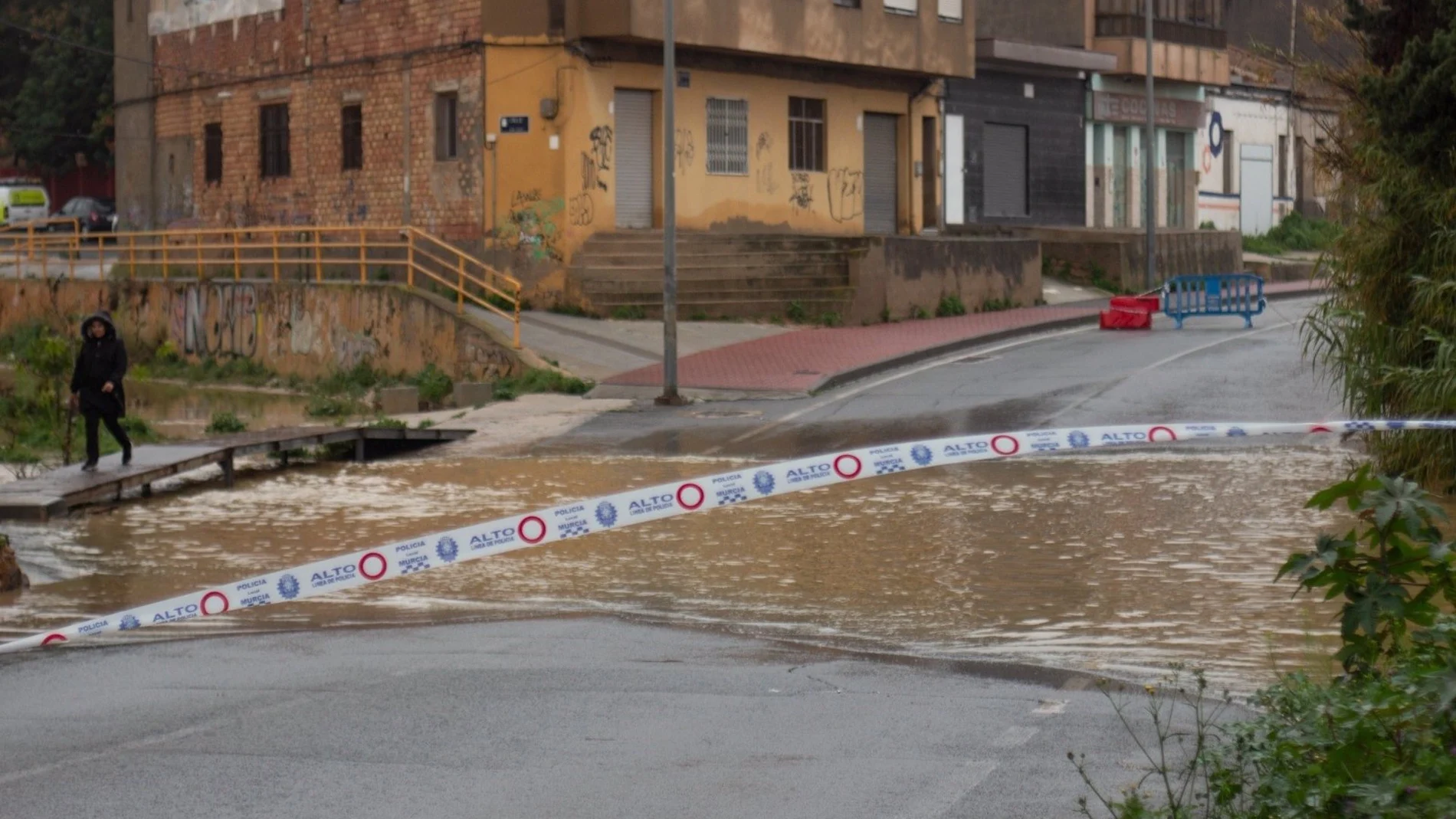 MURCIA.-AMP2.- Temporal.- Un total de 10 carreteras de la red regional permanecen cortadas por las lluvias en 6 municipios