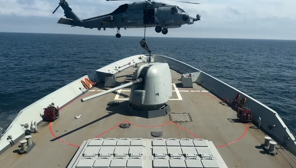 El helicóptero de la fragata "Almirante Juan de Borbón"
