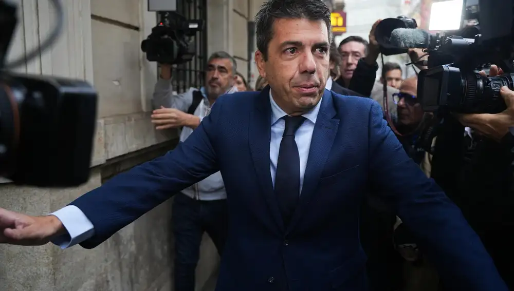 Mazón asegura que conversa "bastante a menudo" con Feijóo de la reconstrucción tras la dana: "Es su prioridad y la mía"