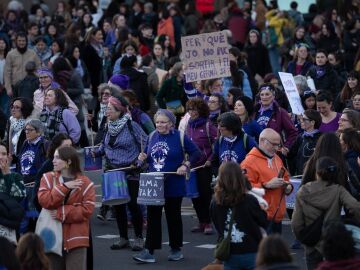 Cientos de personas durante la manifestaci&oacute;n del 8M, a 8 de marzo de 2024