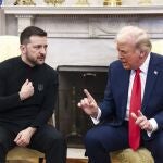 Volodymyr Zelensky y Donald Trump en el Despacho Oval 
