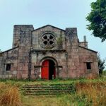 Así es el misterioso santuario olvidado en la Ribeira Sacra que nadie se atrevió a terminar
