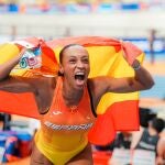 Peleteiro celebra el oro en triple salto durante los pasados Campeonatos de Europa en pista cubierta