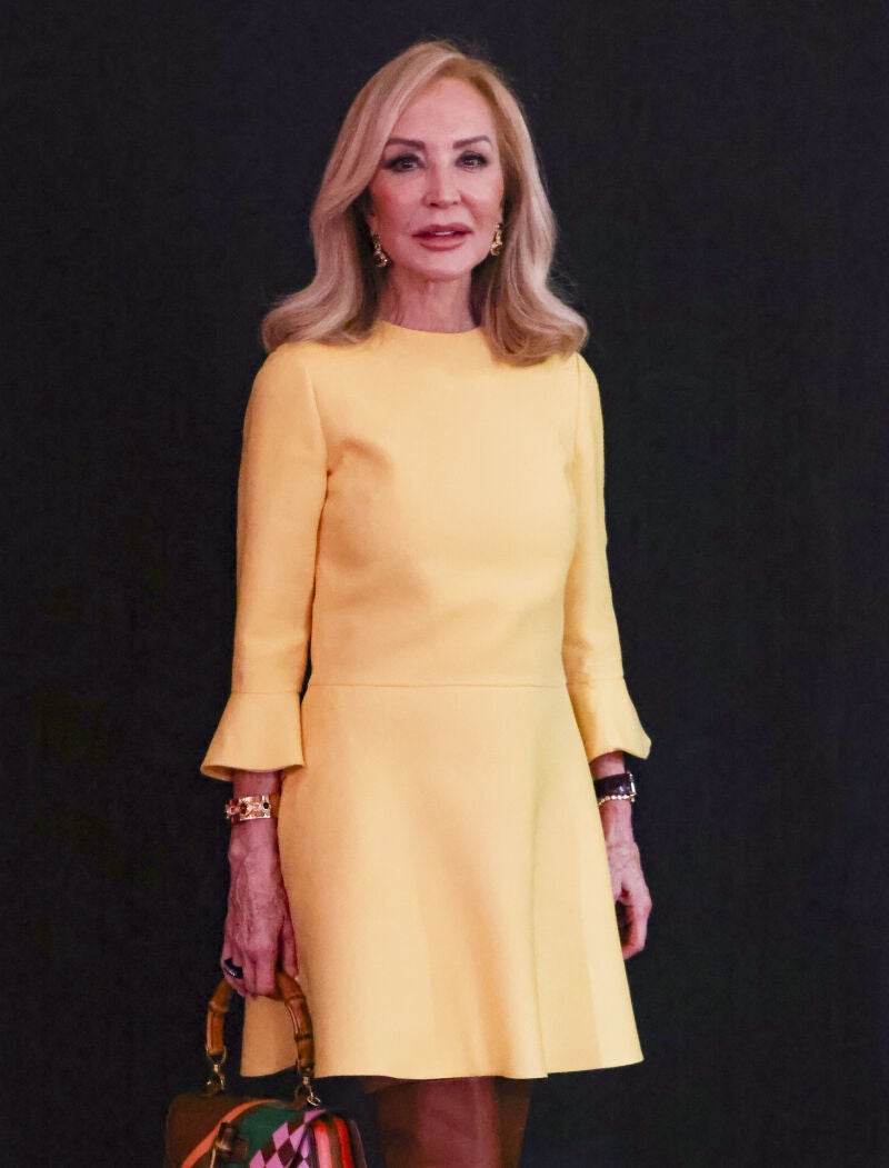 Carmen Lomana