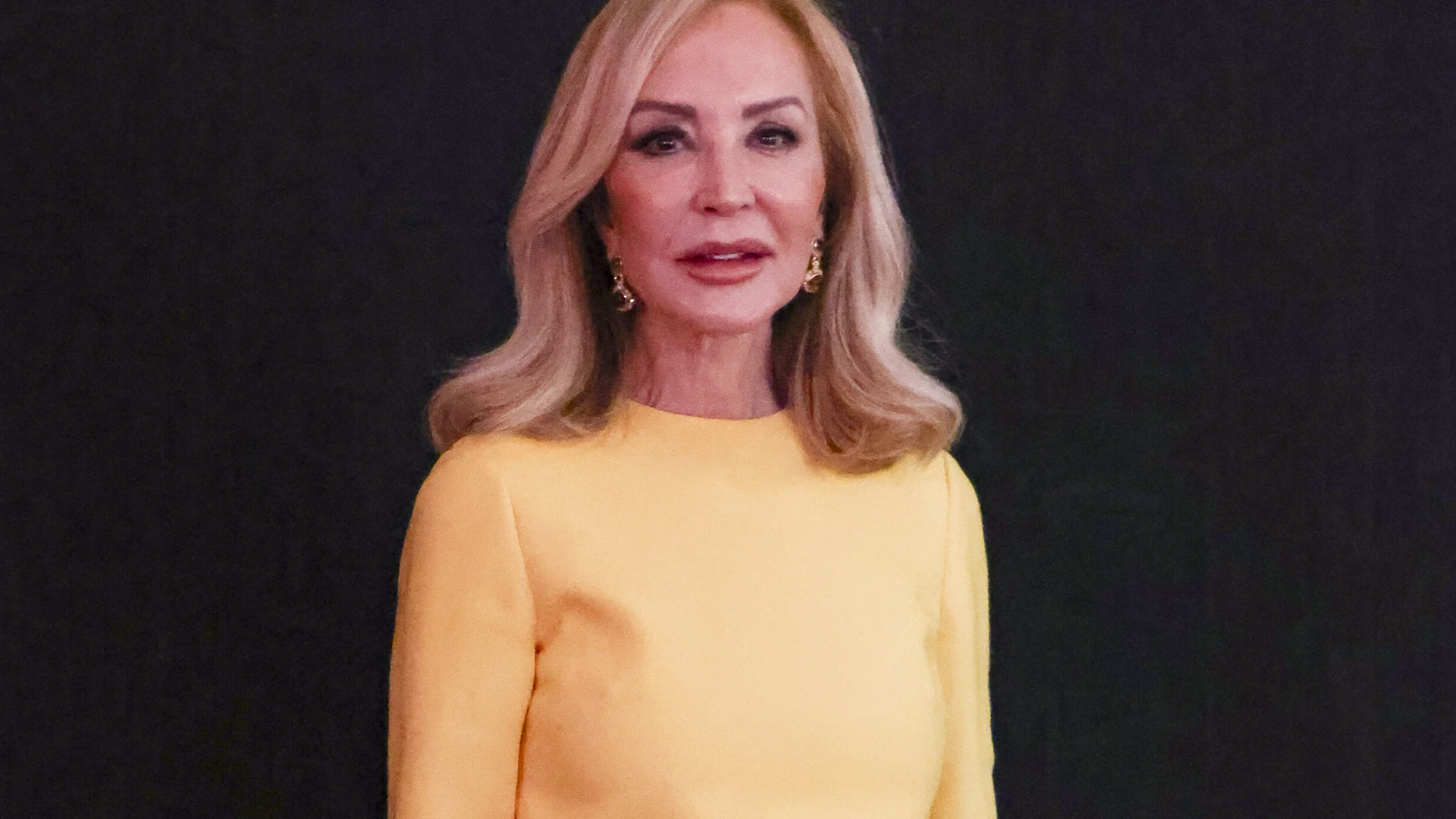 Carmen Lomana