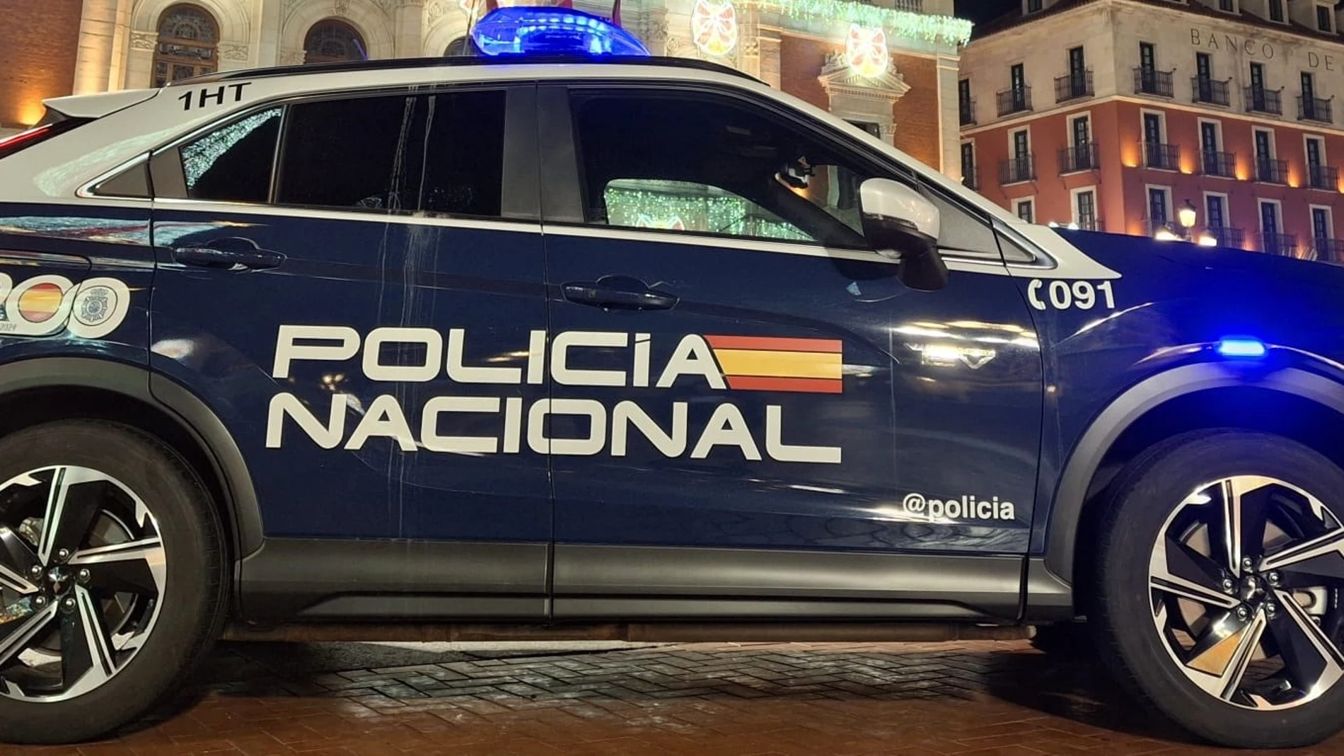 Una patrulla de la Policía Nacional de Valladolid REMITIDA / HANDOUT por POLICÍA NACIONAL Fotografía remitida a medios de comunicación exclusivamente para ilustrar la noticia a la que hace referencia la imagen, y citando la procedencia de la imagen en la firma 08/03/2025