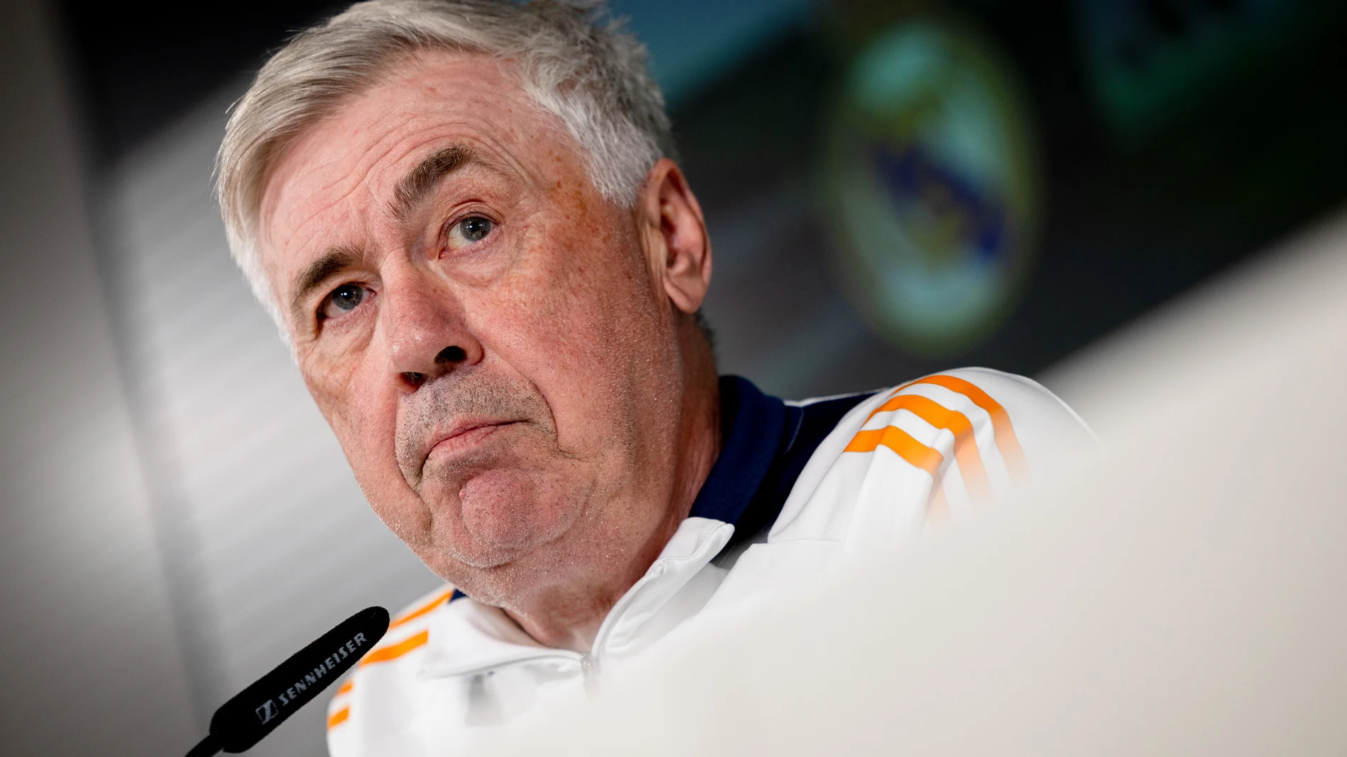 MADRID, 08/03/2025.- El entrenador del Real Madrid Carlo Ancelotti, durante la rueda de prensa ofrecida esta mañana en la Ciudad Deportiva de Valdebebas en Madrid. EFE/Daniel González