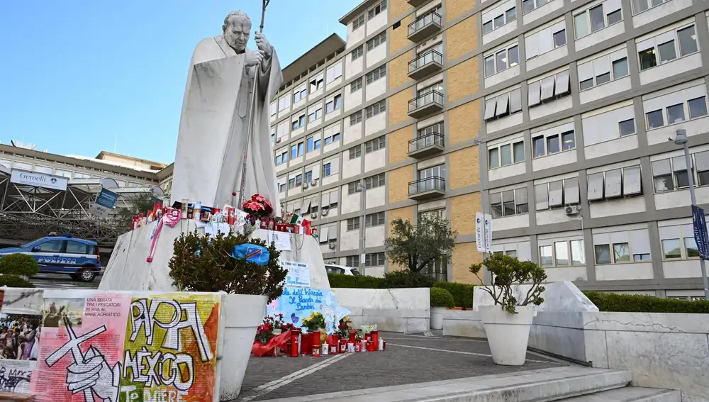 VÍDEO: Vaticano.- El Papa ha pasado una noche "tranquila" y está descansado