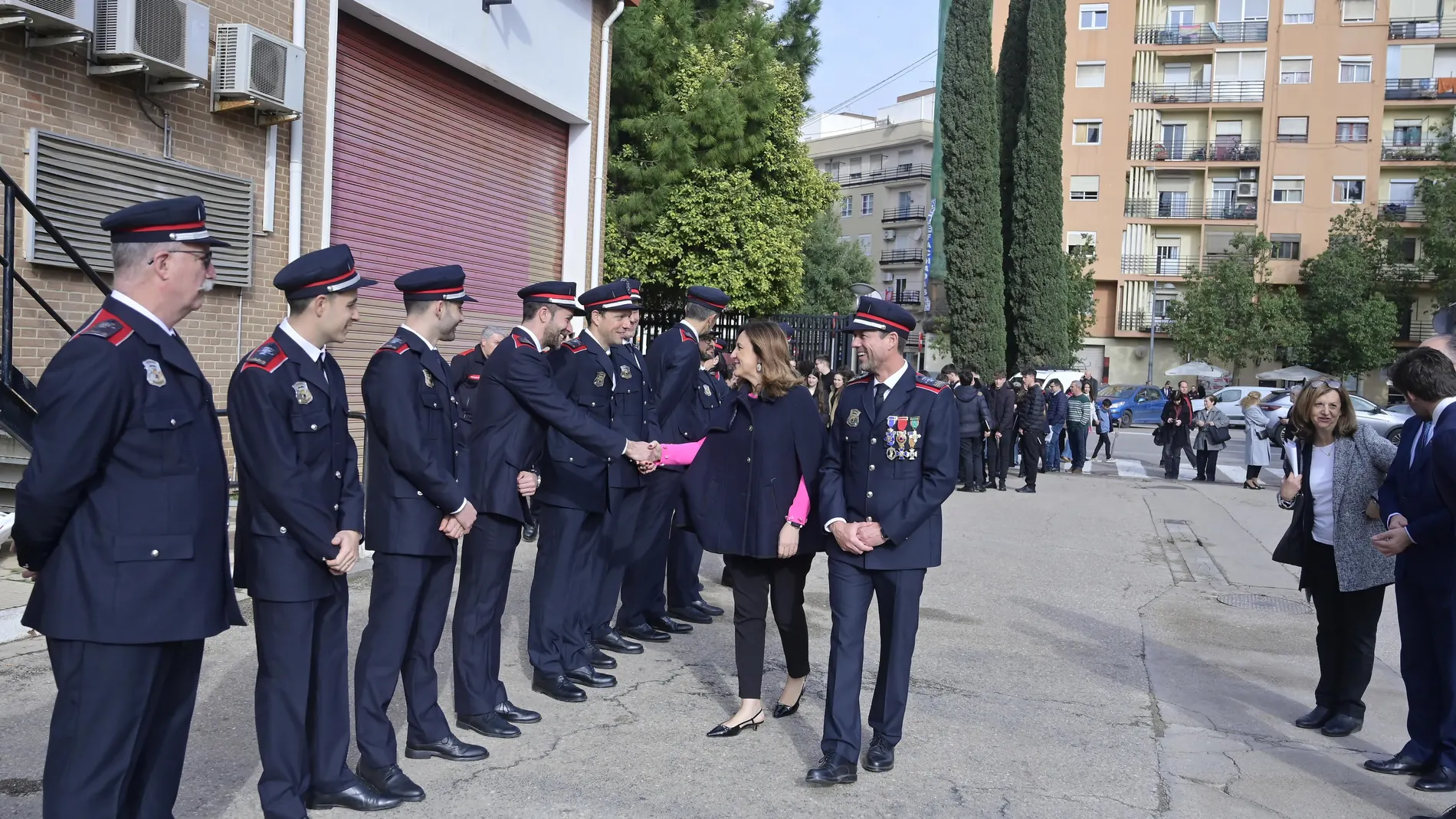 La alcaldesa en el Parque de Bomberos de Valencia