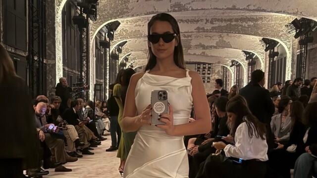 María Pombo en el desfile de Victoria Beckham en París.