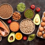 Tener una buena alimentación es fundamental para cuidar nuestra salud, así como evitar enfermedades, combatir el cáncer o lograr retrasar el envejecimiento gracias a los alimentos con importantes beneficios y propiedades