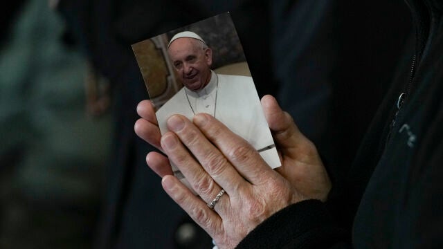 Continúa la mejoría del Papa