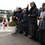 El Papa ha descansado "tranquilamente y se ha despertado alrededor de las 8 horas"