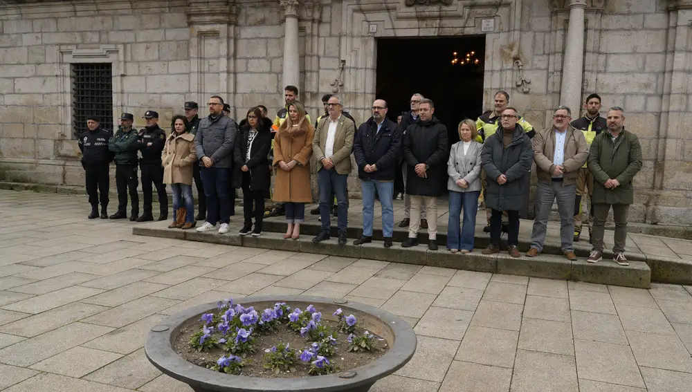 Minuto de silencio en el Ayuntamiento de Ponferrada en memoria de las víctimas del terrorismo