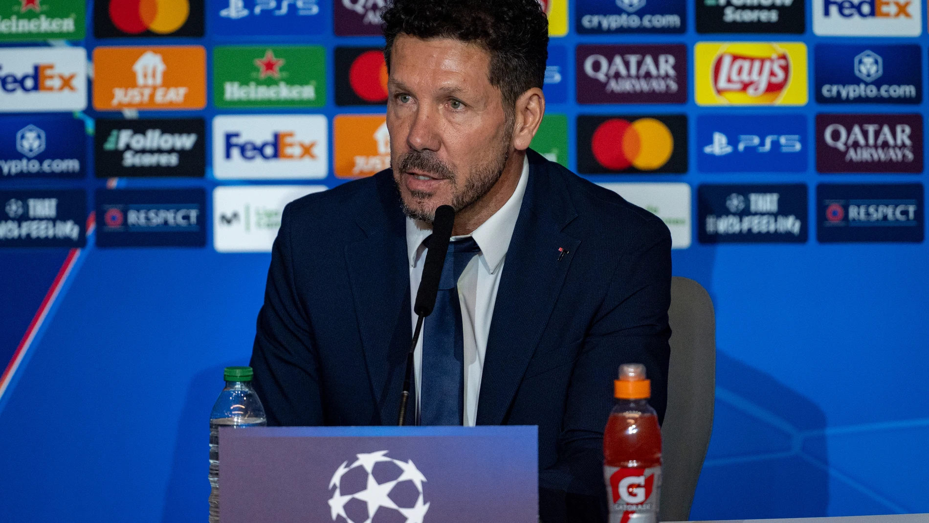 11 March 2025, Spain, Madrid: Head coach of Atletico de Madrid Diego Pablo Simeone speaks during a press conference ahead of Wednesday's UEFA Champions League soccer match against Real Madrid, at Estadio Riyadh Air Metropolitano. Photo: Alberto Gardin/ZUMA Press Wire/dpa Alberto Gardin/ZUMA Press Wire/d / DPA 11/03/2025 ONLY FOR USE IN SPAIN