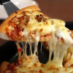 La pizza es uno de los platos más famosos del mundo y su consumo es elevado en casi todos los países del planeta
