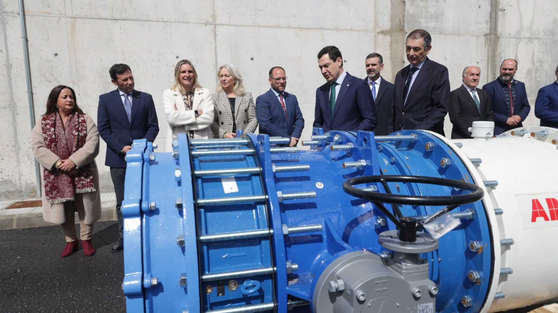 El presidente de la Junta de Andalucía, Juanma Moreno, durante la inauguración de la conducción del abastecimiento a la zona norte de San Roque, a 11 de marzo de 2025 en Cádiz (Andalucía, España). El presidente de la Junta de Andalucía, Juanma Moreno, ha inaugurado la conducción de abastecimiento a la zona norte de San Roque. 11 MARZO 2025 Nono Rico 11/03/2025