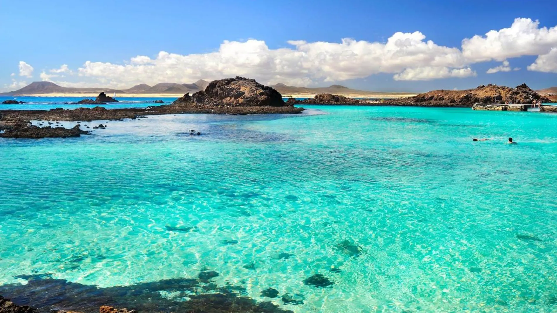 Las aguas más azules del planeta se encuentra en la isla española que solo tiene un habitante