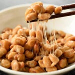 Natto, el alimento fermentado rico en proteínas que los japoneses comen todos los días en el desayuno