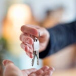 Una experta en finanzas explica por qué es mejor no heredar la casa de tus padres: "Seguramente su valor..."