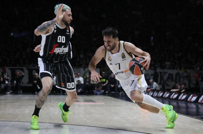 Campazzo intenta sortear la defensa de Cordinier