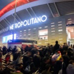Ambiente previo al derbi de Champions entre Atlético de Madrid y Real Madrid en el Metropolitano 