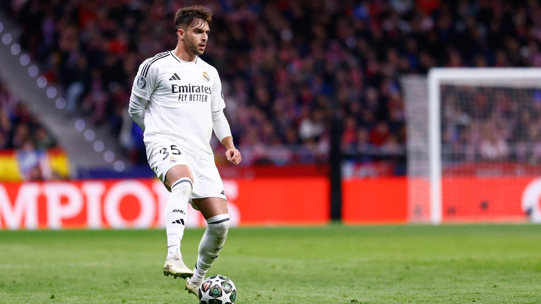 Raul Asencio of Real Madrid in action during the UEFA Champions League 2024/25 League Round of 16 Second Leg match between Atletico de Madrid and Real Madrid CF, at Riyadh Air Metropolitano stadium on March 12, 2025, in Madrid, Spain. AFP7 12/03/2025 ONLY FOR USE IN SPAIN