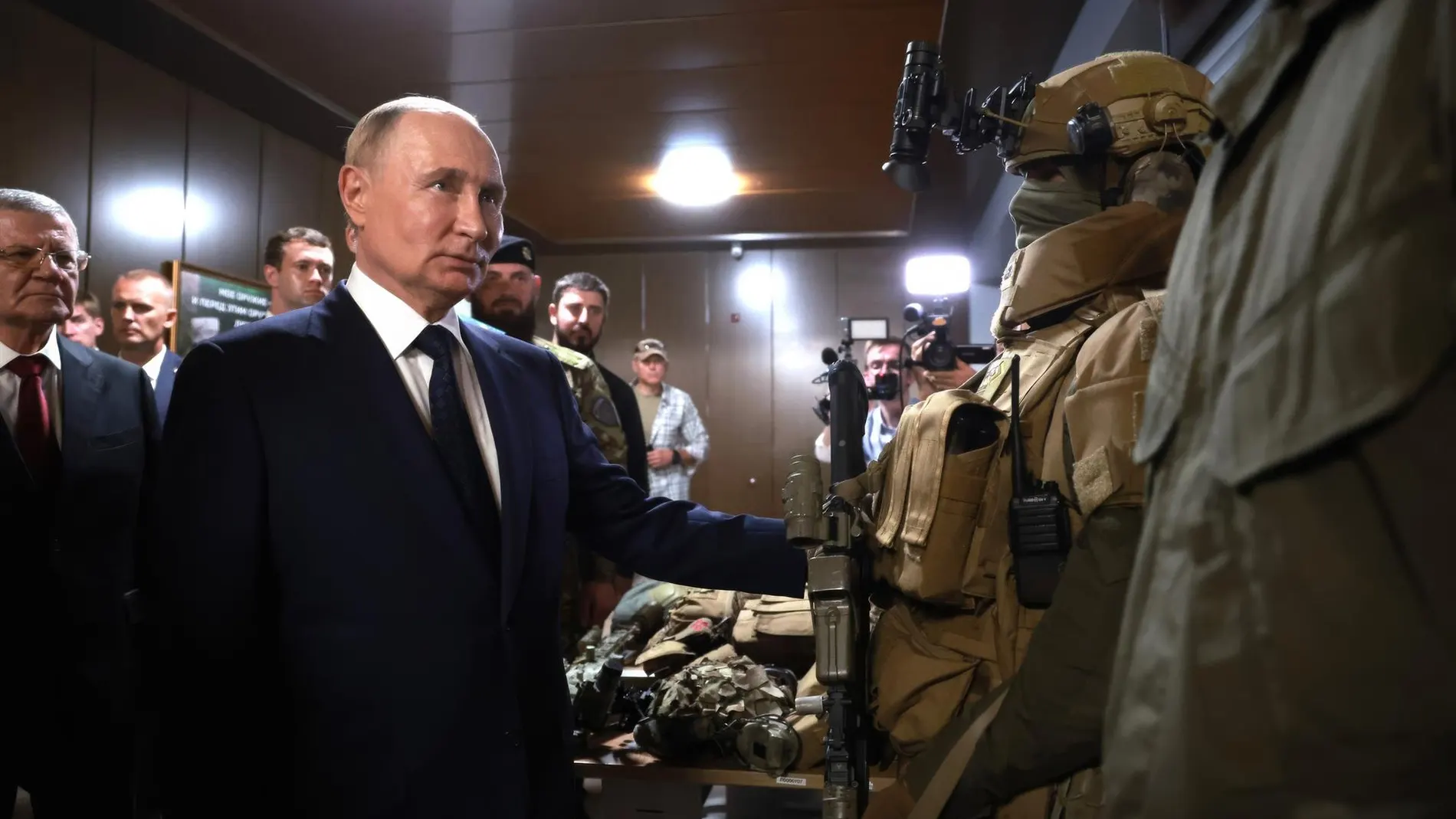 Ucrania.- Putin visita una base militar en Kursk y da casi por derrotada la ofensiva ucraniana