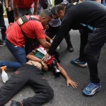 Fotógrafo argentino Pablo Grillo, en estado grave, por disparo de la Policía en protesta
