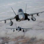 Cazas F-18 españoles durante una misión