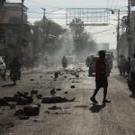 Haití.- Hombres armados prenden fuego a la sede del mayor grupo de medios de Haití