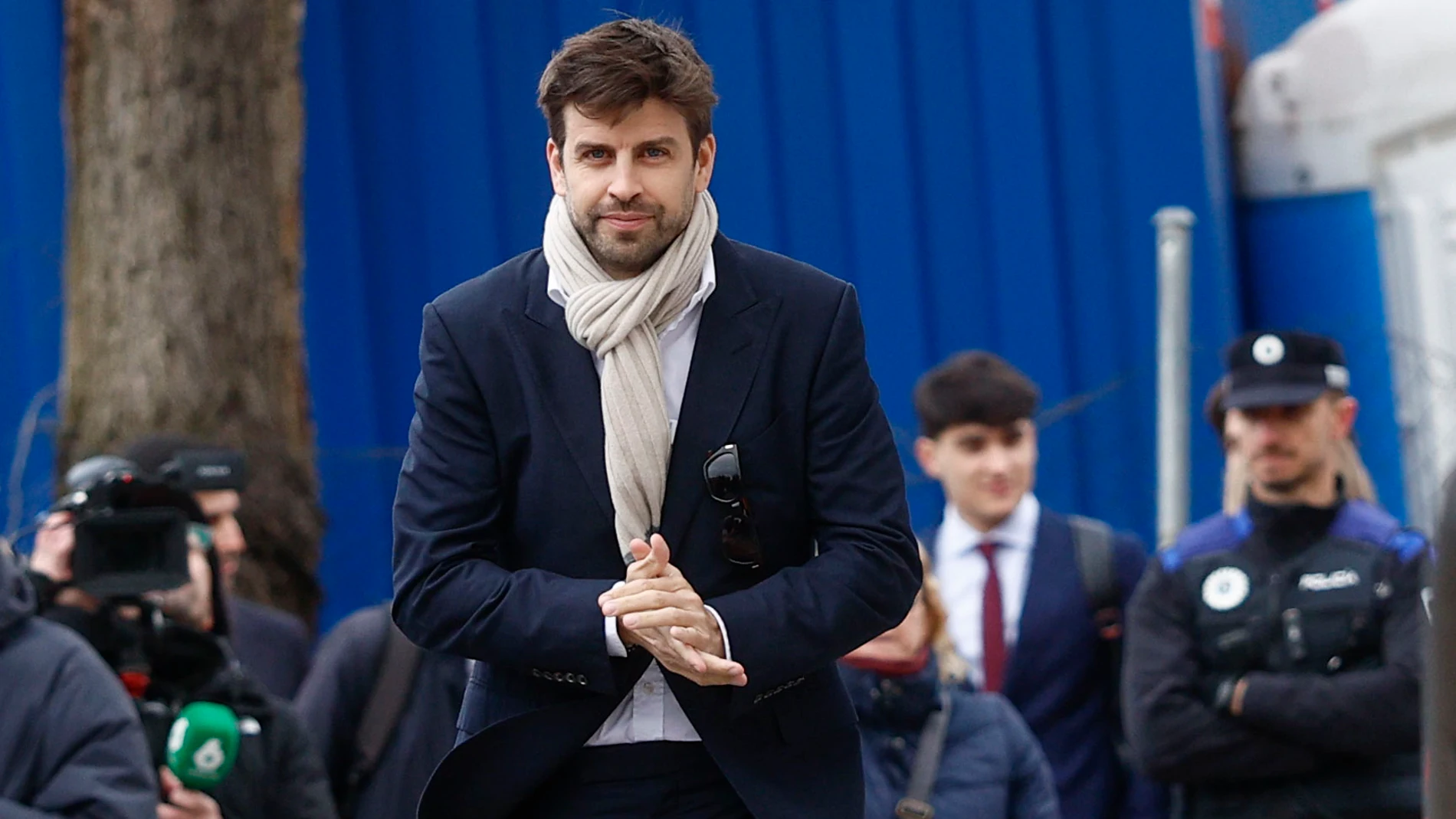 -FOTODELDÍA- MAJADAHONDA (MADRID), 14/03/2025.- El exjugador del FC Barcelona Gerard Piqué, a su llegada para comparece en un juzgado de Majadahonda (Madrid) como investigado por el contrato de la Federación Española de Fútbol que llevó la Supercopa a Arabia Saudí, en el que la Guardia Civil cree que tuvo una "parte activa" como "intermediario". EFE/ Rodrigo Jimenez
