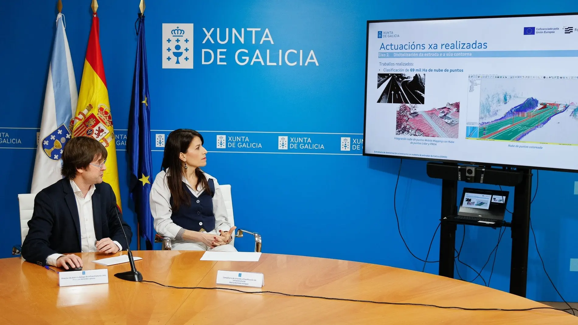 La conselleira de Infraestructuras, María Martínez Allegue, y el director de la Agencia Gallega de Infraestructuras, Francisco Menéndez.