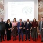 González Gago junto a Andrés Rodríguez, Azucena Suárez, Irene Muñoz, Alfonso Romo y Marta Labrador, ponentes de la mesa redonda moderada por Raúl Mata