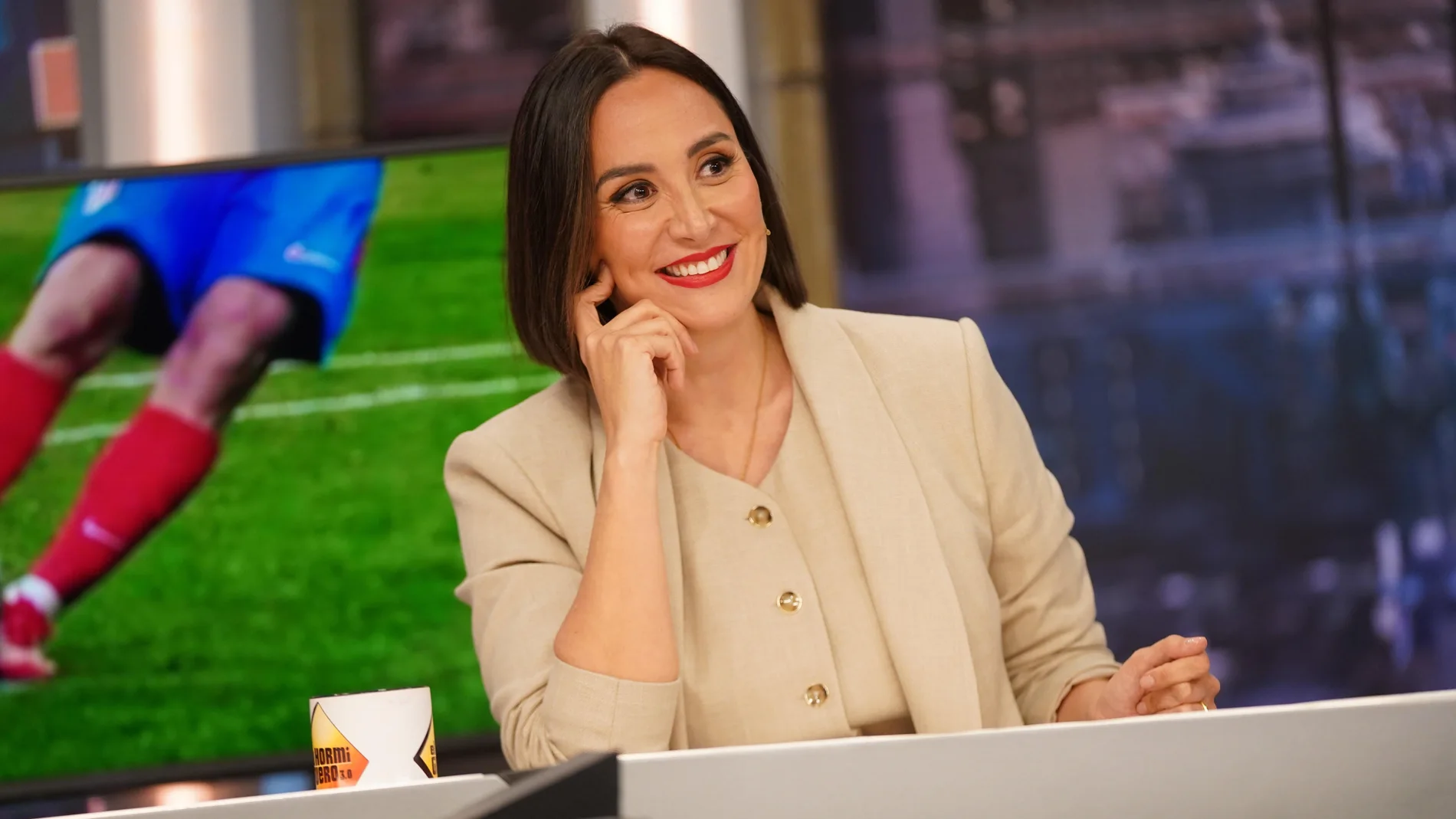 Tamara Falcó con traje de lino.