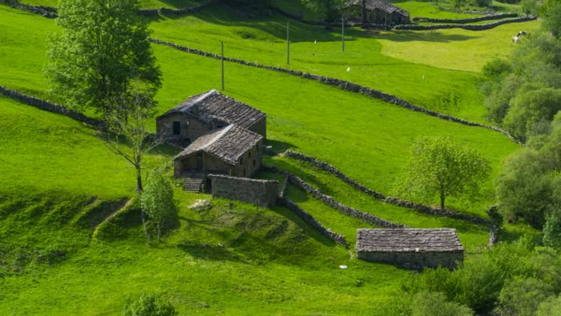 Así son los Valles Pasiegos donde encontrarás las rutas más impresionantes de Cantabria