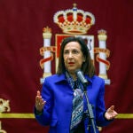 Rueda de prensa de Margarita Robles tras recibir a Rustem Umérov