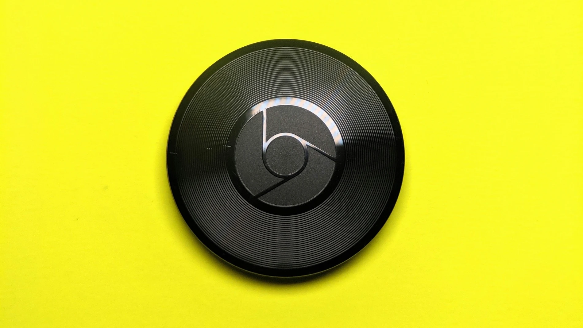 Dispositivo Google Chromecast. REMITIDA / HANDOUT por UNSPLASH Fotografía remitida a medios de comunicación exclusivamente para ilustrar la noticia a la que hace referencia la imagen, y citando la procedencia de la imagen en la firma 14/03/2025