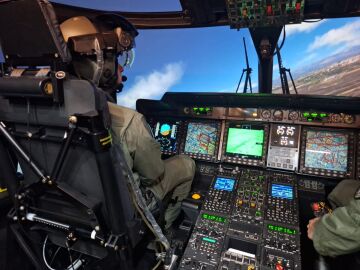 Imagen del interior del simulador del NH90