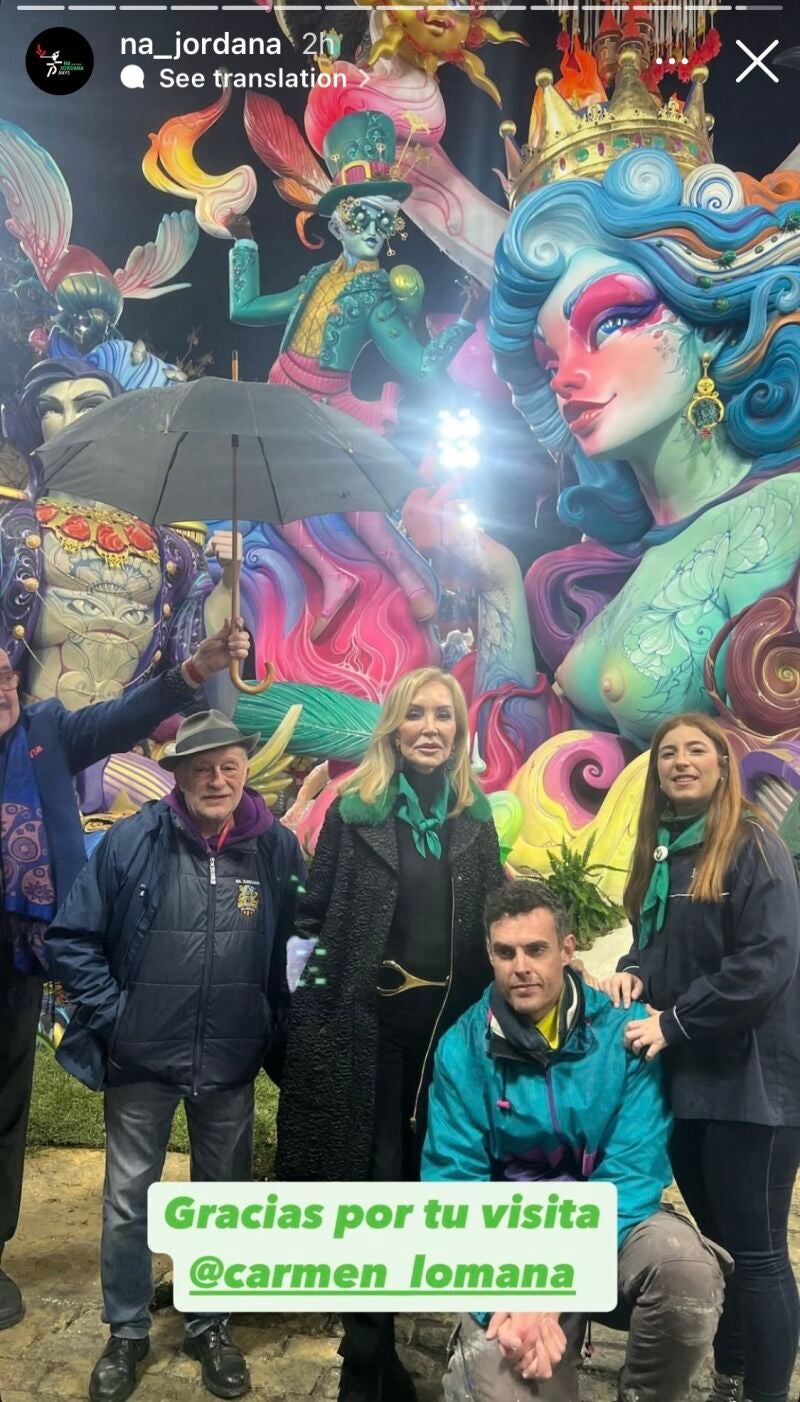 Carmen Lomana con abrigo vintage en las Fallas.